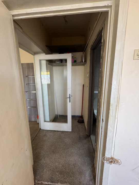 Apartament 2 camere, cf 1 semidec, etaj 4/4, Democratiei