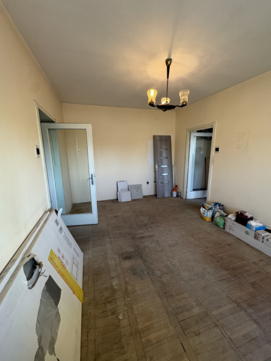 Apartament 2 camere, cf 1 semidec, etaj 4/4, Democratiei
