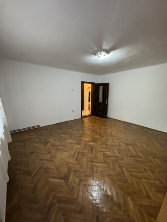 Casă de vânzare – Vălenii de Munte