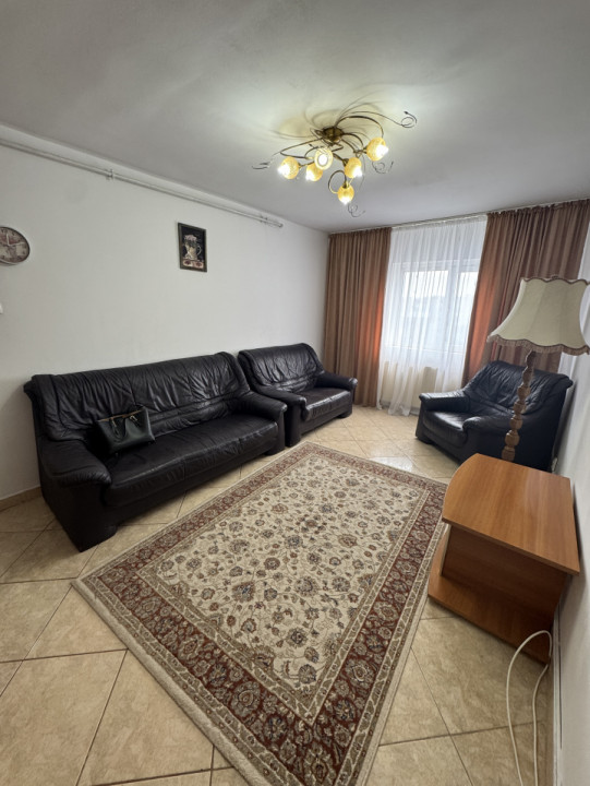 Apartament 2 cam, cf 1 decomandat, etaj 3/4, Carol Davila