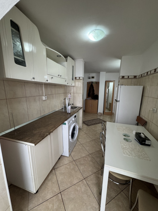 Apartament 2 cam, cf 1 decomandat, etaj 3/4, Carol Davila