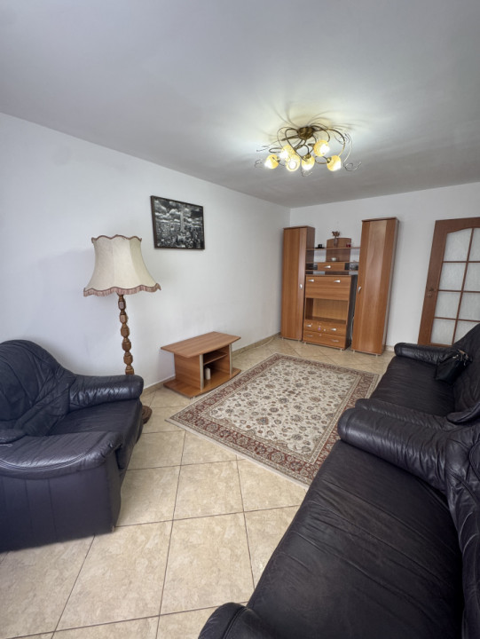 Apartament 2 cam, cf 1 decomandat, etaj 3/4, Carol Davila