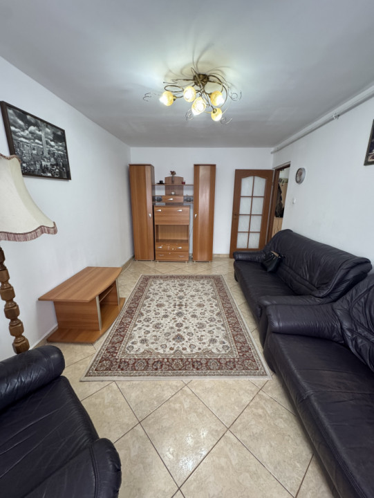 Apartament 2 cam, cf 1 decomandat, etaj 3/4, Carol Davila