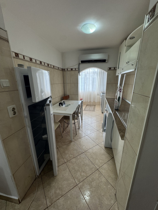 Apartament 2 cam, cf 1 decomandat, etaj 3/4, Carol Davila