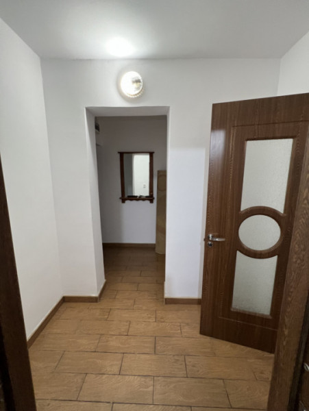 Garsoniera cf 1, Vest-Lamaita