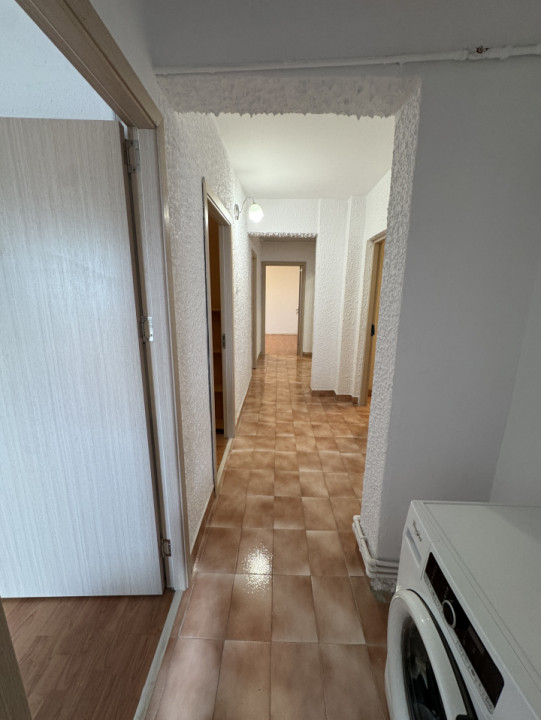 Apartament 3 camere, cf 1A, dec, etaj 4/4, Zona Democratiei