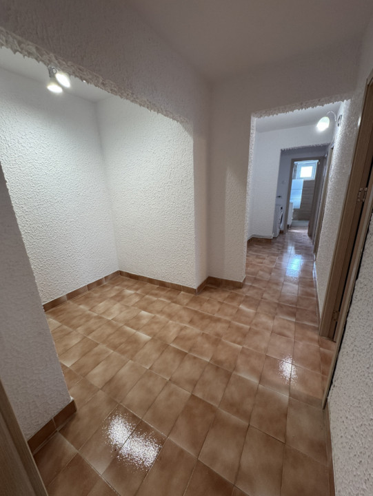 Apartament 3 camere, cf 1A, dec, etaj 4/4, Zona Democratiei