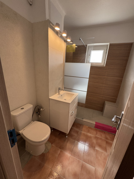 Apartament 3 camere, cf 1A, dec, etaj 4/4, Zona Democratiei