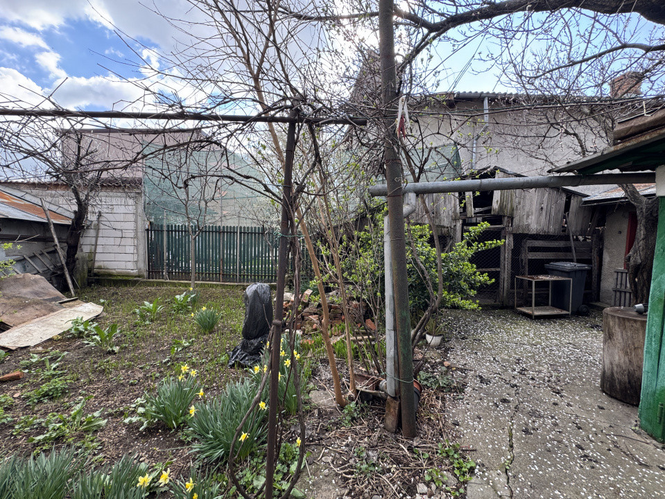 Imobil plus teren 400 mp - Strada Nicopole