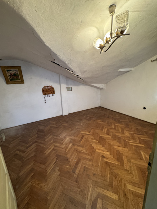 Imobil plus teren 400 mp - Strada Nicopole