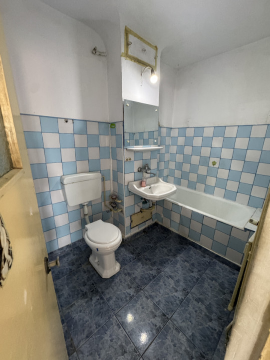 Ap 2 cam, cf 1A dec, etaj 2/4, Malu Rosu