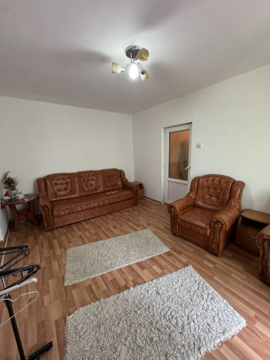 Apartament 2 camere, confort 1 semidecomandat, etaj 2/4 – poziție excelentă