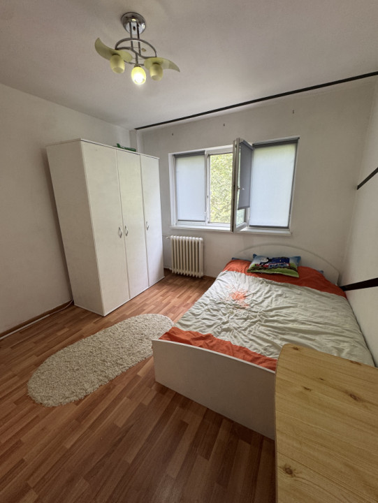 Apartament 2 camere, confort 1 semidecomandat, etaj 2/4 – poziție excelentă
