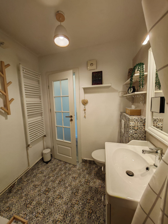Apartament 2 camere decomandat, complet renovat și mobilat premium – Tineretului
