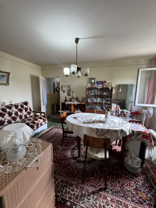 Apartament 2 cam, cf 2, etaj 4/4, Vest