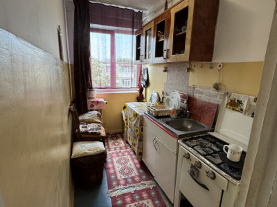 Apartament 2 cam, cf 2, etaj 4/4, Vest