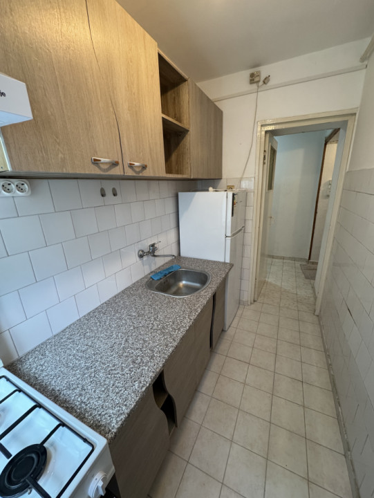 Apartament 2 cam, cf 2, etaj 2/4, Vest - Marasesti