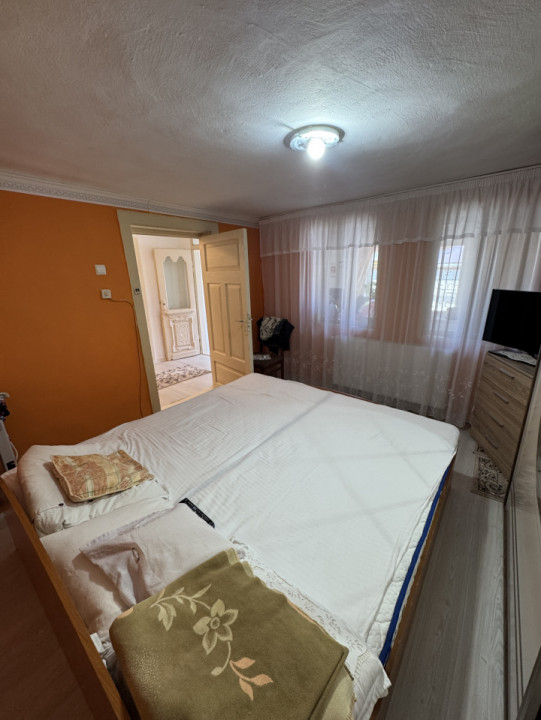 IMOBIL DE VÂNZARE – 2 CORPURI DE CASĂ | TEREN 285 MP | TOATE UTILITĂȚILE
