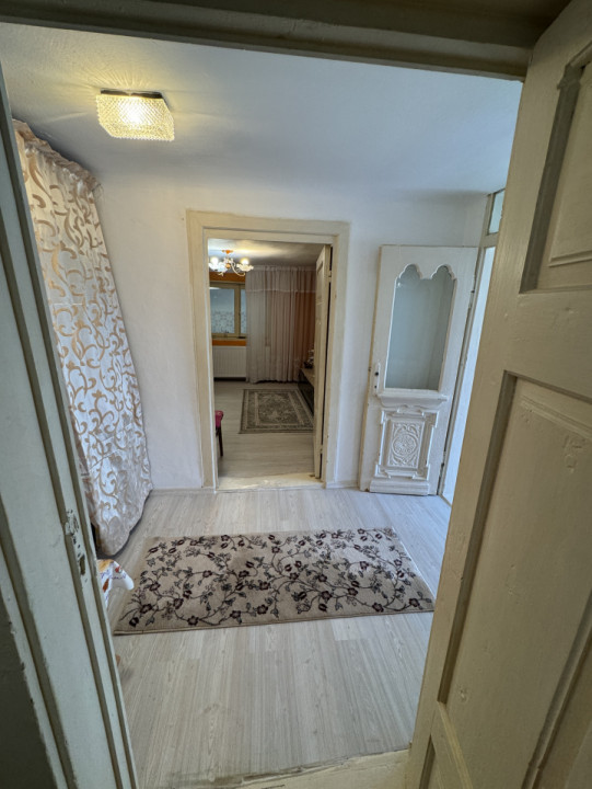 IMOBIL DE VÂNZARE – 2 CORPURI DE CASĂ | TEREN 285 MP | TOATE UTILITĂȚILE