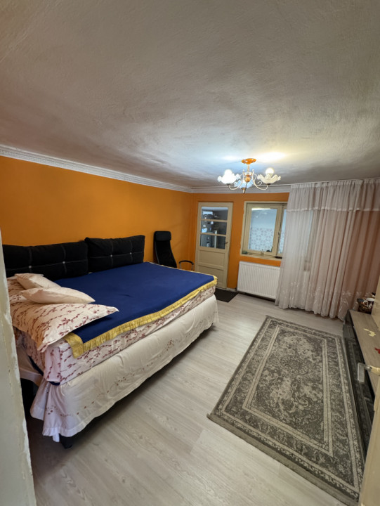 IMOBIL DE VÂNZARE – 2 CORPURI DE CASĂ | TEREN 285 MP | TOATE UTILITĂȚILE