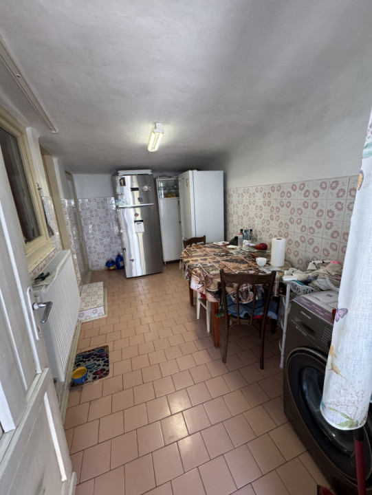IMOBIL DE VÂNZARE – 2 CORPURI DE CASĂ | TEREN 285 MP | TOATE UTILITĂȚILE