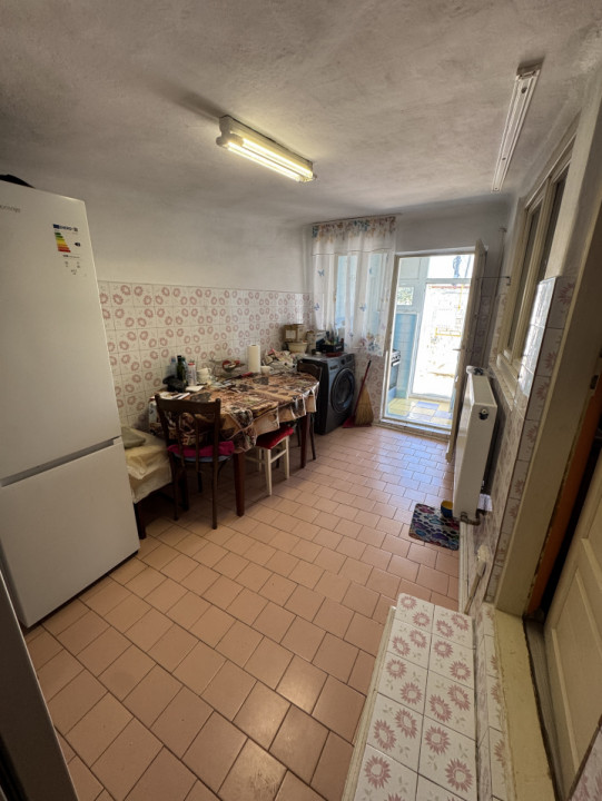 IMOBIL DE VÂNZARE – 2 CORPURI DE CASĂ | TEREN 285 MP | TOATE UTILITĂȚILE