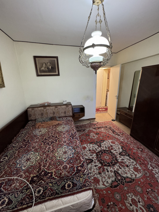 Apartament 2 camere de vânzare | Etaj 1 | Bloc 1984| Zona 9 Mai - Piata