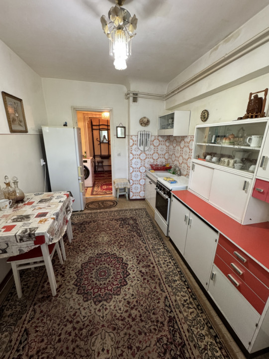 Apartament 2 camere de vânzare | Etaj 1 | Bloc 1984| Zona 9 Mai - Piata