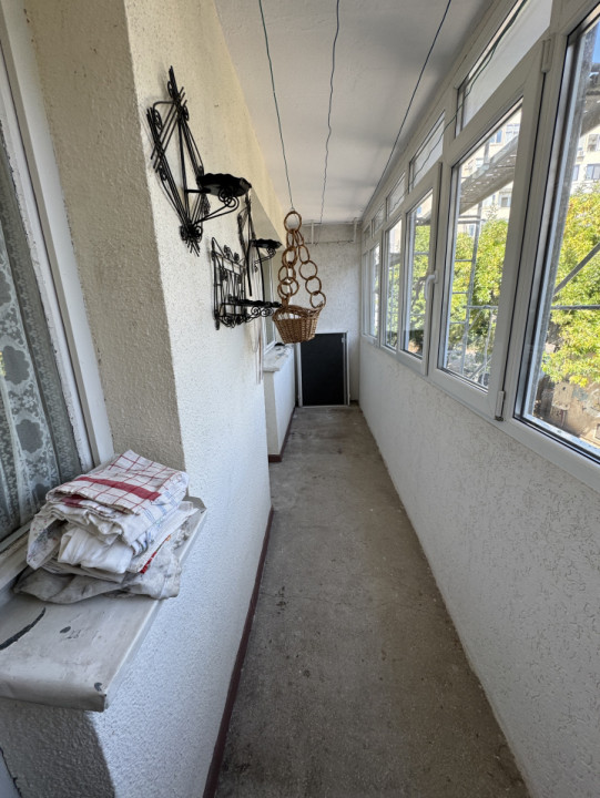 Apartament 2 camere de vânzare | Etaj 1 | Bloc 1984| Zona 9 Mai - Piata