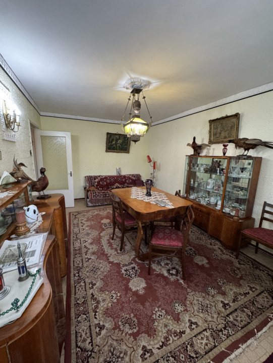 Apartament 2 camere de vânzare | Etaj 1 | Bloc 1984| Zona 9 Mai - Piata