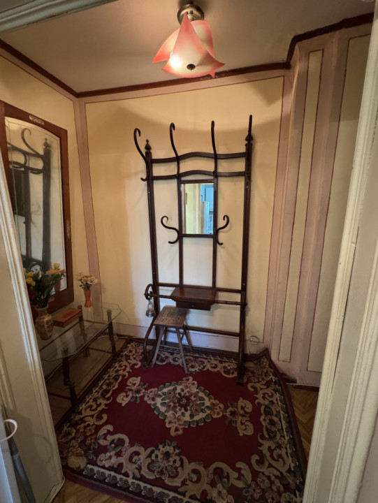 Apartament 2 camere de vânzare | Etaj 1 | Bloc 1984| Zona 9 Mai - Piata