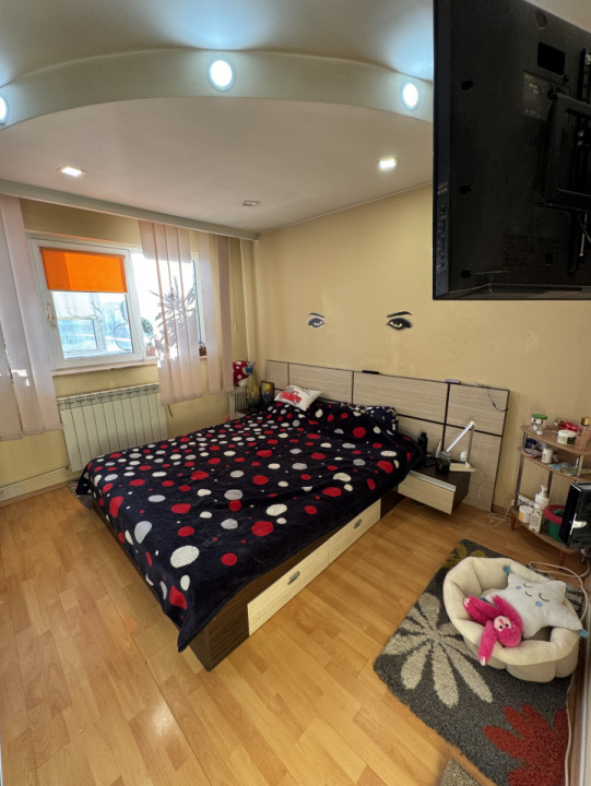 Apartament 3 camere, cf 1, dec –etaj 10/10, bloc cu lift nou, Bariera Bucov- Afi