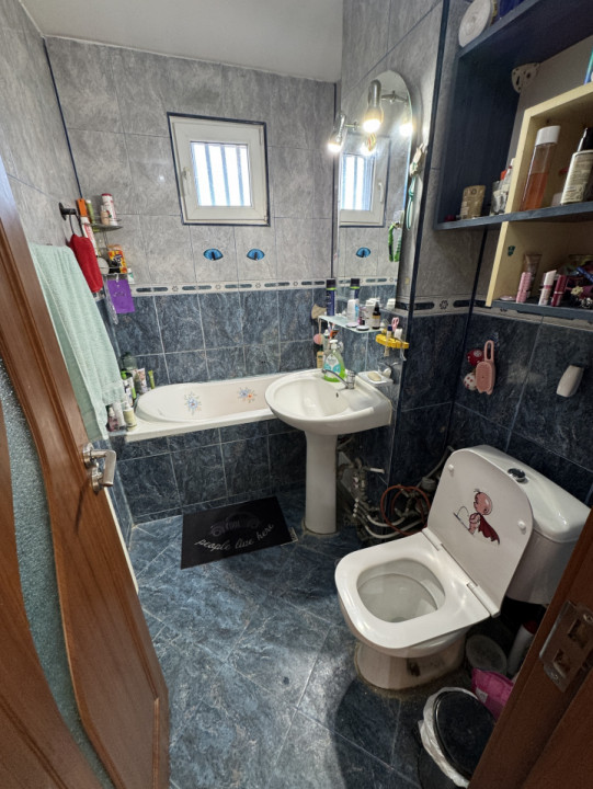 Apartament 3 camere, cf 1, dec –etaj 10/10, bloc cu lift nou, Bariera Bucov- Afi