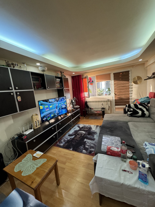 Apartament 3 camere, cf 1, dec –etaj 10/10, bloc cu lift nou, Bariera Bucov- Afi