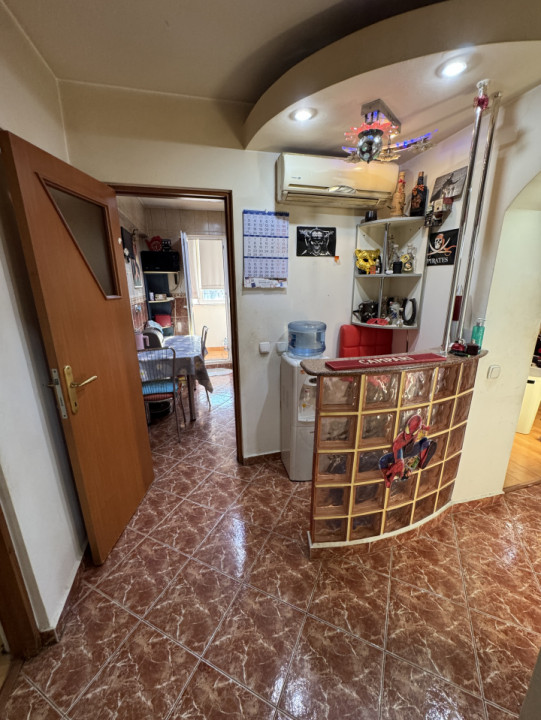 Apartament 3 camere, cf 1, dec –etaj 10/10, bloc cu lift nou, Bariera Bucov- Afi