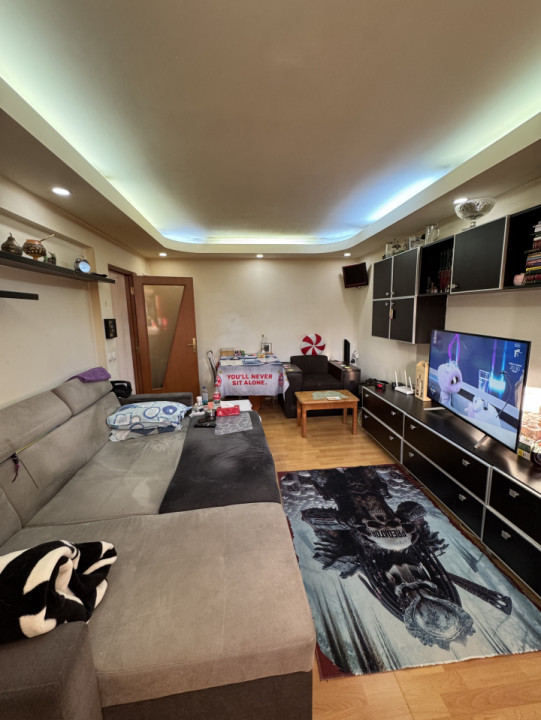 Apartament 3 camere, cf 1, dec –etaj 10/10, bloc cu lift nou, Bariera Bucov- Afi