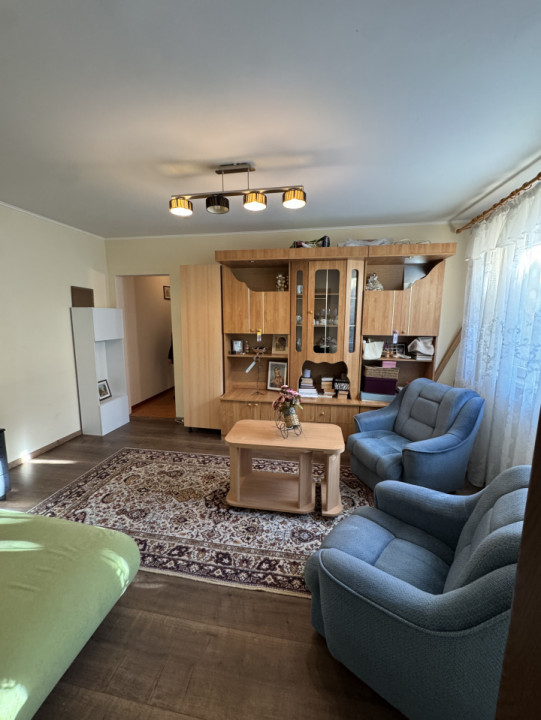 Apartament 2 cam, cf 2, etaj 4/4, Malu Rosu