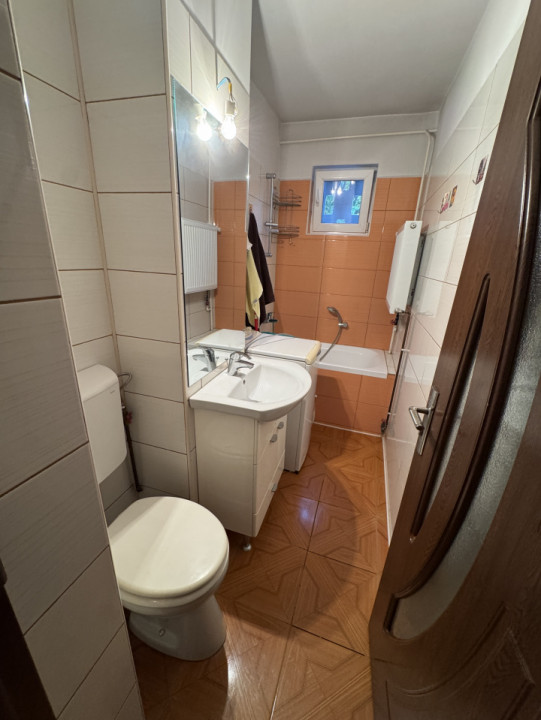 Apartament 2 cam, cf 2, etaj 4/4, Malu Rosu