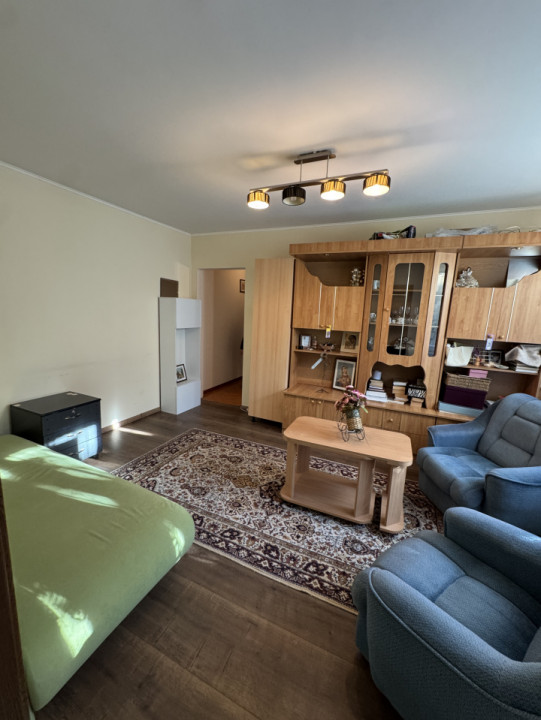 Apartament 2 cam, cf 2, etaj 4/4, Malu Rosu